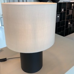 BORDLAMPE MED LYS RÅSILKESKÆRM 